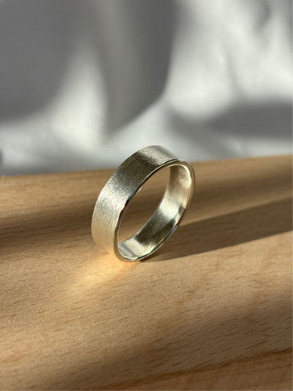 Bague Ata, Argent massif