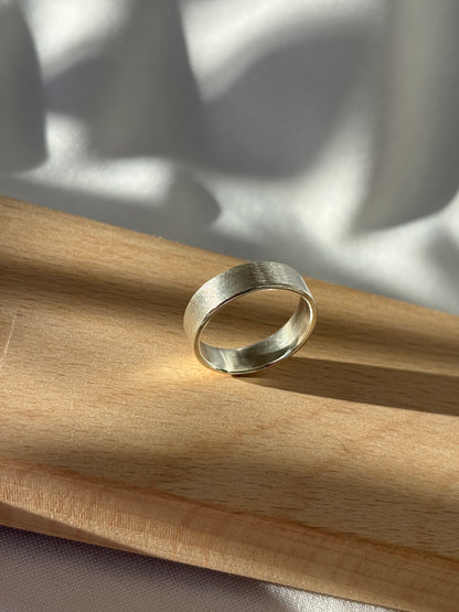 Bague Ata, Argent massif